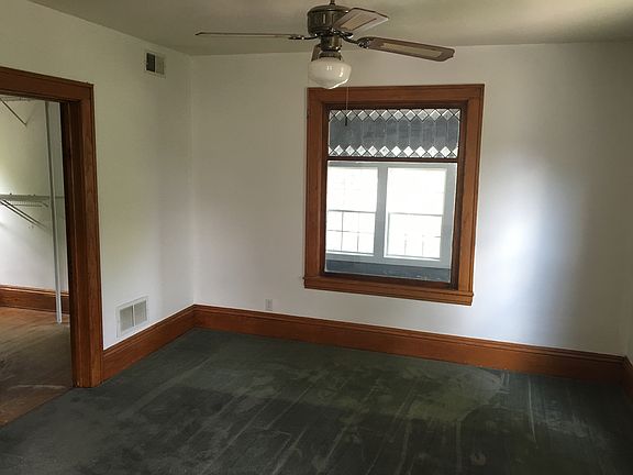 3rd image of 401 Morgan Ave N #2