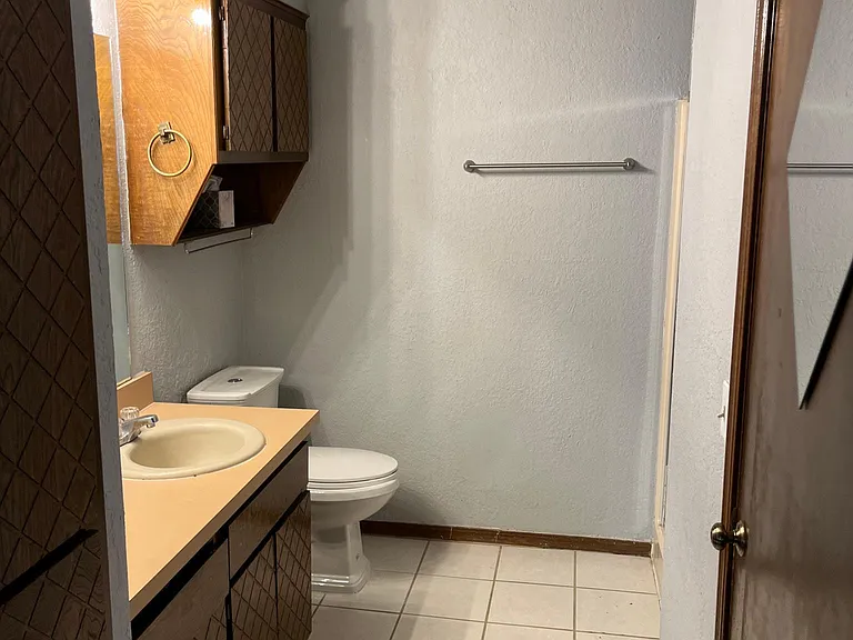9029 N Rockwell Dr — Photo 17