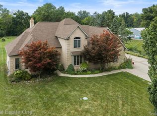 17268 Beech Daly Rd, Brownstown, MI 48174