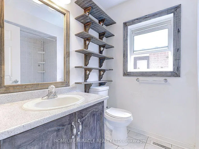 45 Sunley Cres — Photo 11