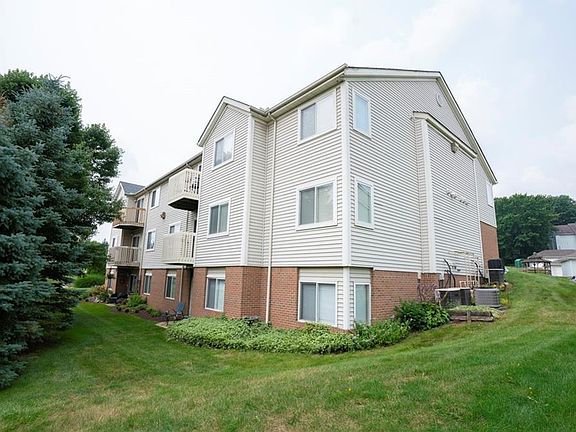 3rd image of 1405 Buckingham Gate Blvd Unit C