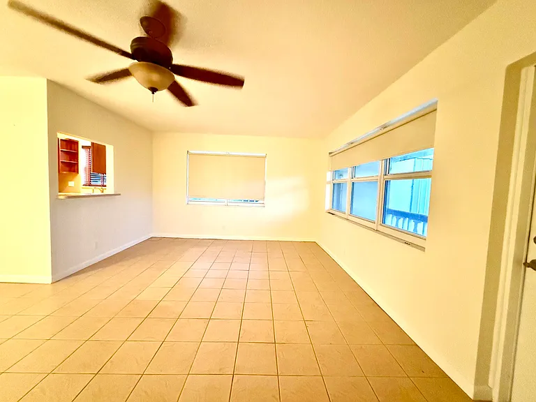 22 Andover E #A — Photo 3