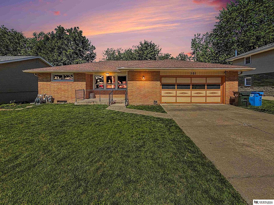 1st image of 301 Glenhaven Dr