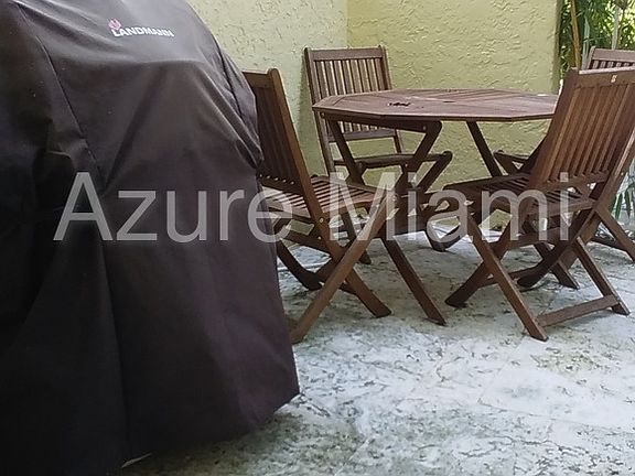 4th image of 1853 Jefferson Ave APT 3
