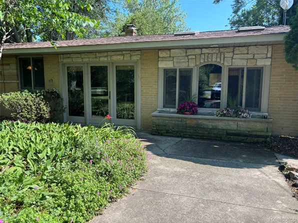 709 E Michigan Ave, Au Gres, MI 48703