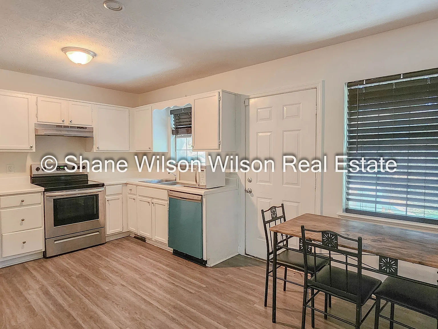 3 bed, 1254 sqft, $1,799 — Photo 3