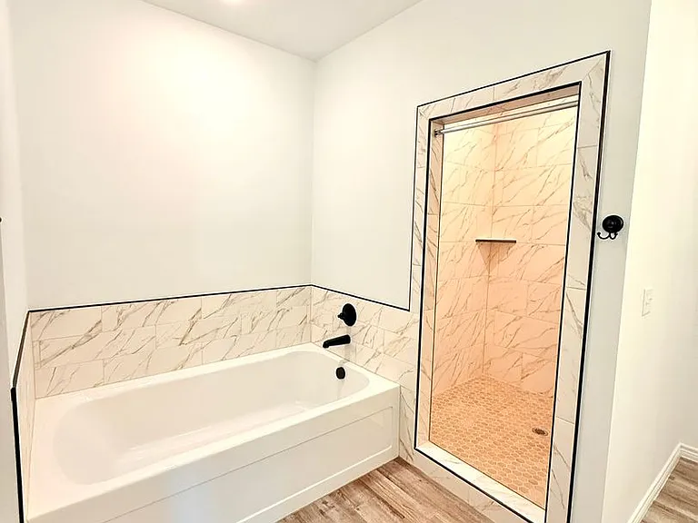 828 Elijah Ln — Photo 8