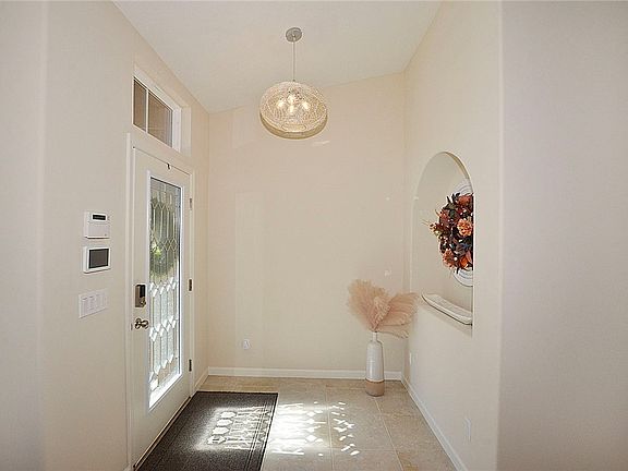 4th image of 1770 Berkshire Cir SW