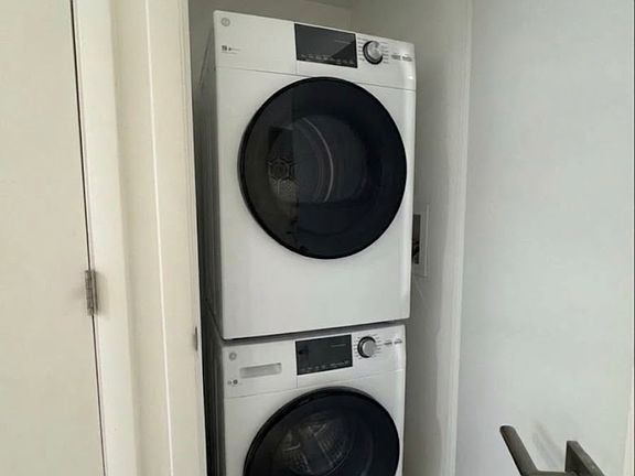5th image of 200 Hillside St #1