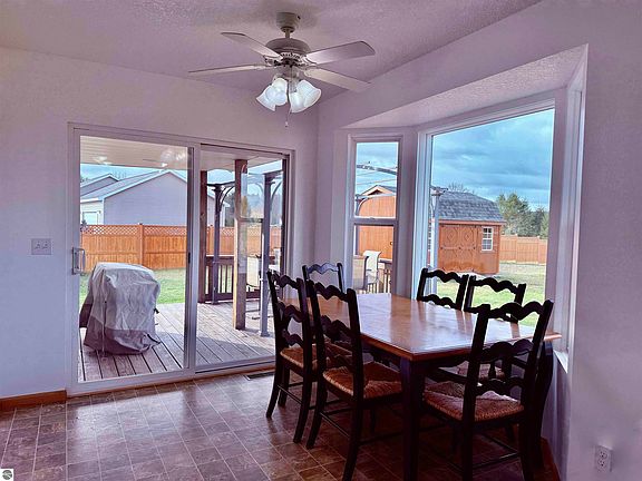 3rd image of 8432 King Arthurs Ct