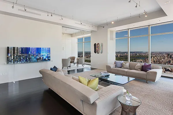 Sold by Avenue Real Estate | media 30