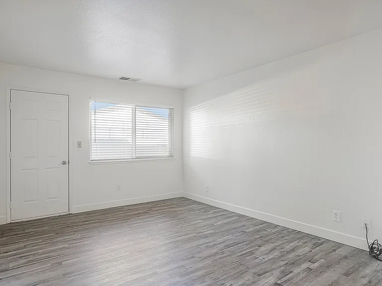 Interior 2x2