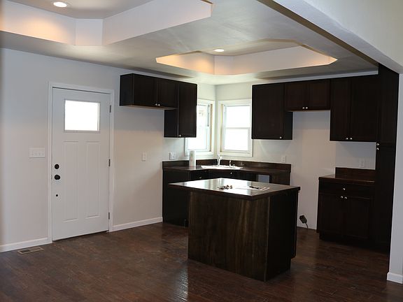 3rd image of 1521 Mulberry Cir