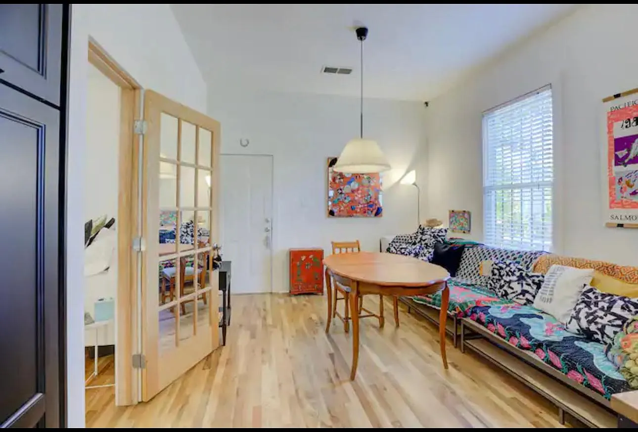 599 N 7th St — Photo 1