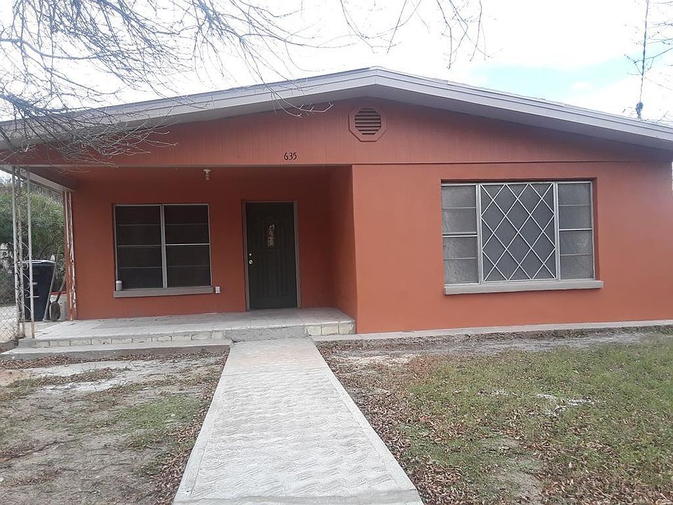 1st image of 635 N Comal St
