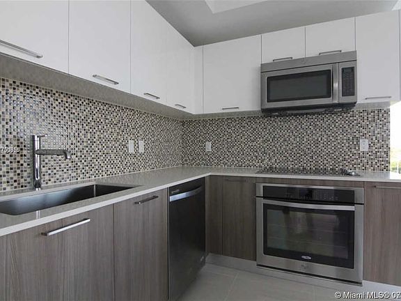 4th image of 5300 Paseo Dr #611