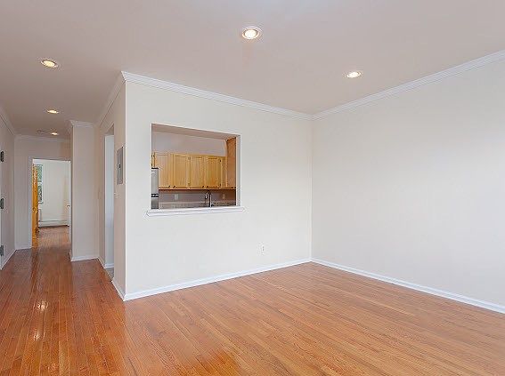2nd image of 159 Jefferson Ave #3