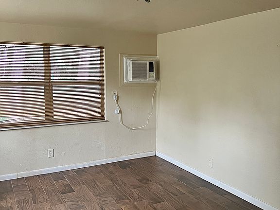 2nd image of 28025 Pendergrass Ave #B