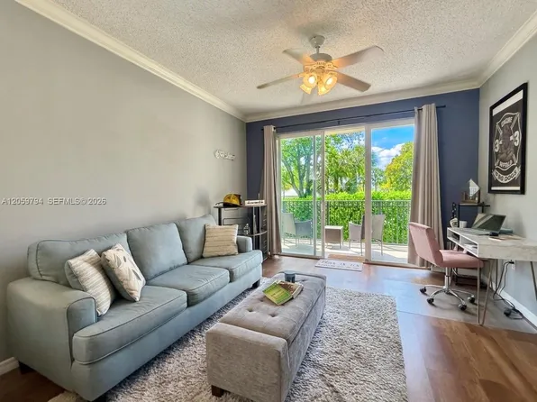 26 Royal Palm Way Unit 201, Boca Raton, FL 33432