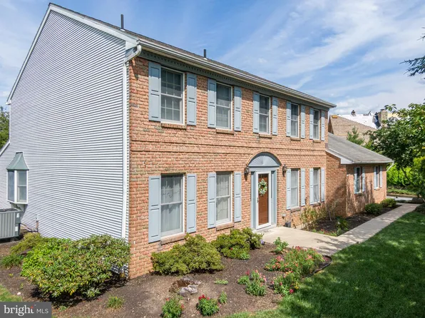 21 Golfview Ln, Reading, PA 19606
