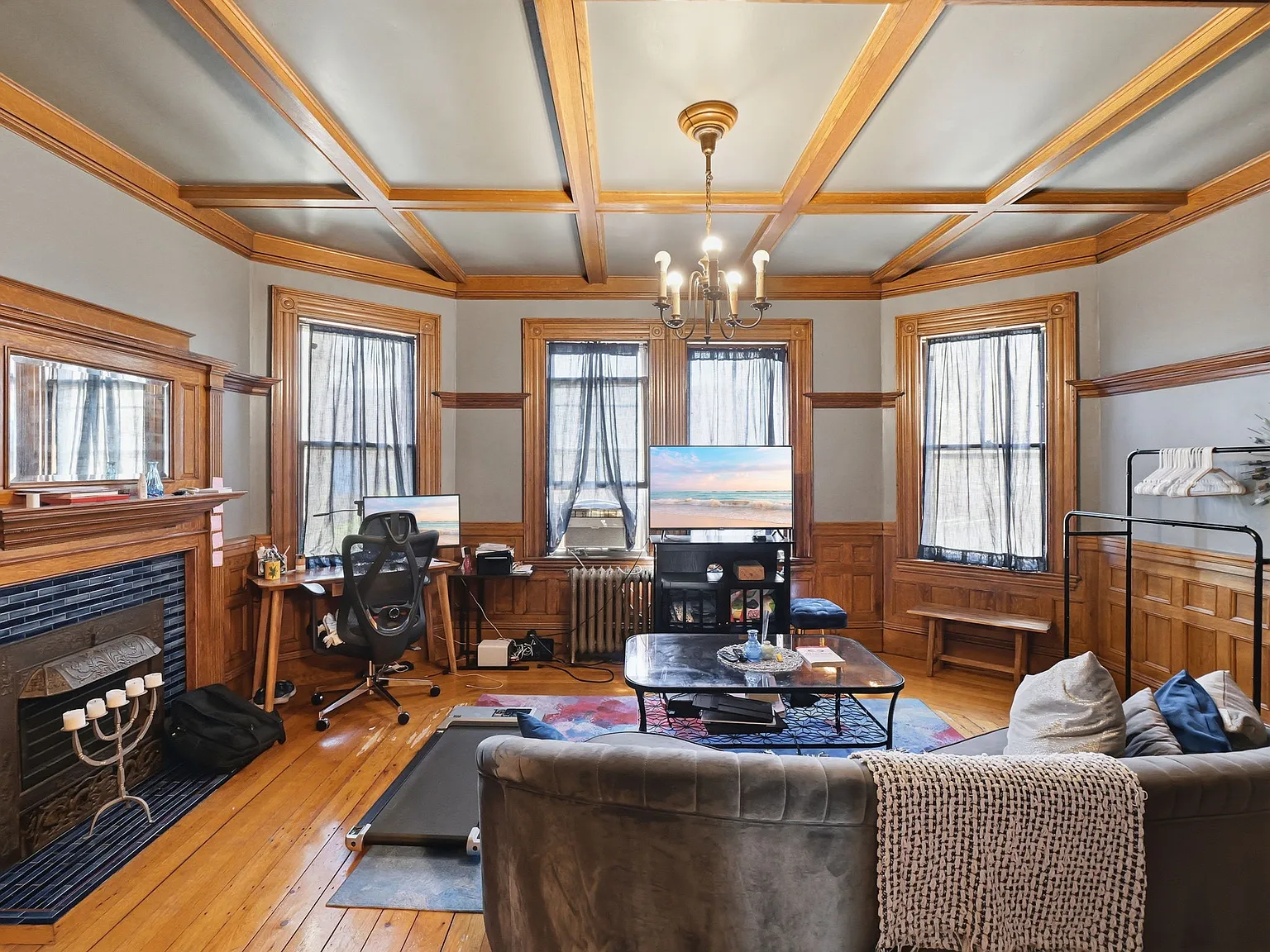 1 bed, 702 sqft, $2,450 — Photo 3