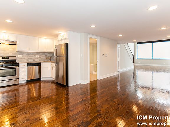 3rd image of 1210 W Wrightwood Ave #1F