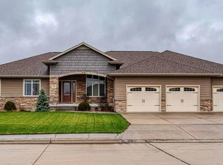 3012 Bighorn Pl, Grand Island, NE 68803