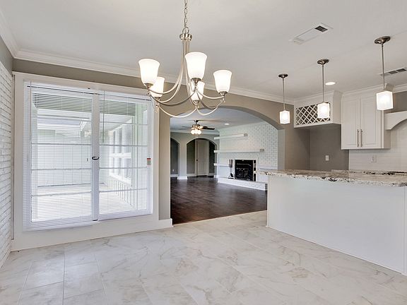 5th image of 659 Bruce Cir