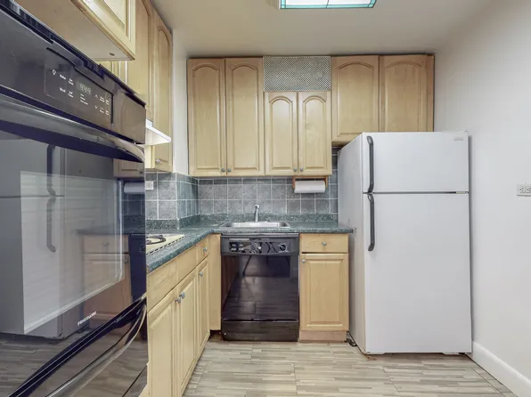 61-20 Grand Central Parkway image 5 of 18