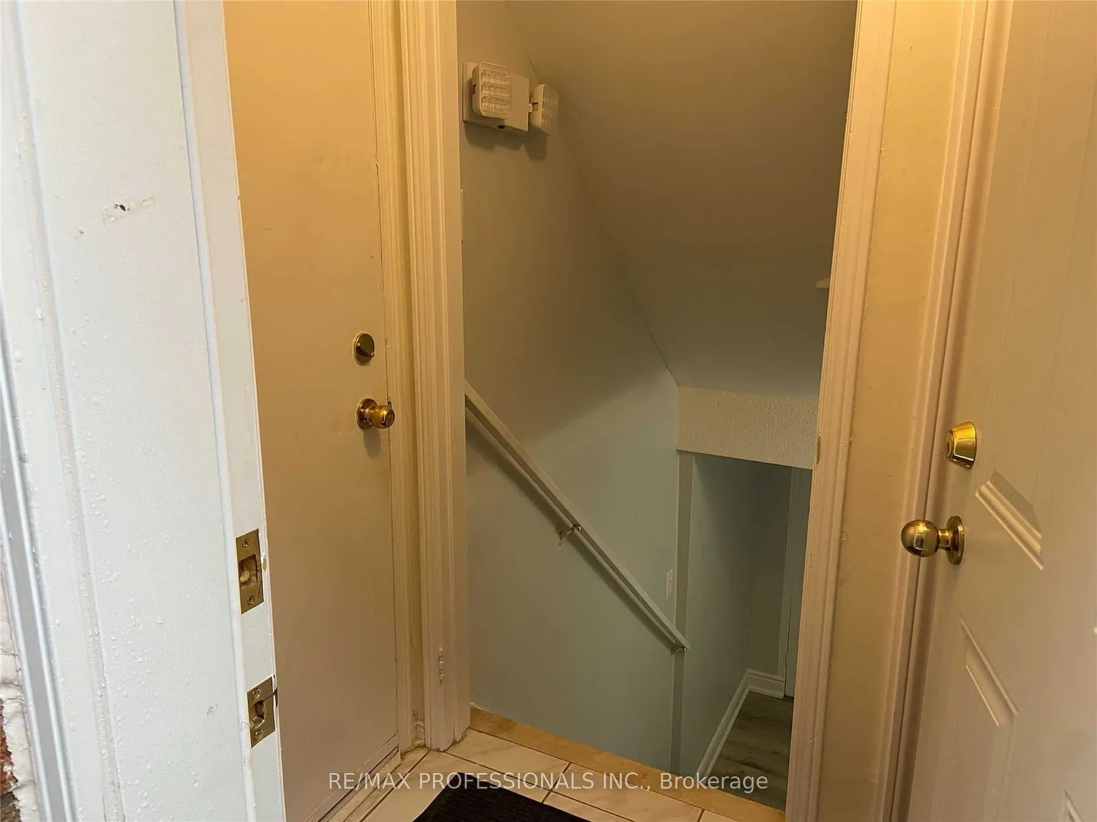 2 bed, $1,900 — Photo 2