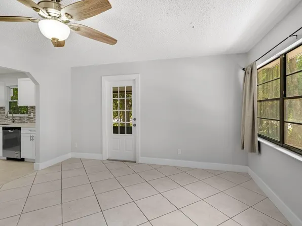 10 47th Avenue, Vero Beach, FL 32968