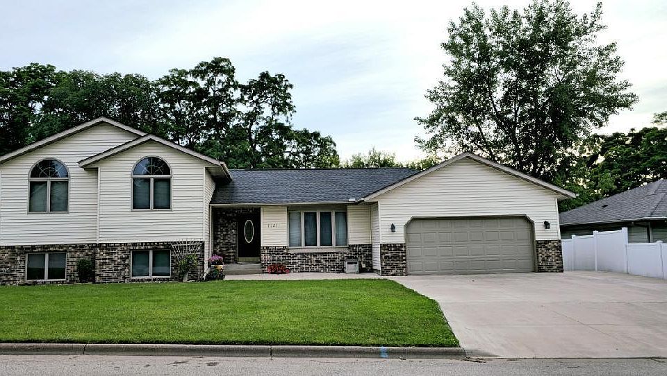 1st image of 1321 Ridgewood Dr