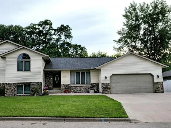 1321 Ridgewood Dr, Winona, MN 55987