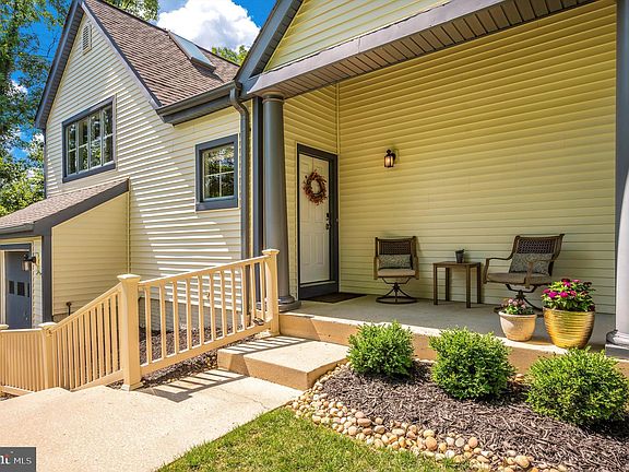 3rd image of 5756 Glen Oak Turn