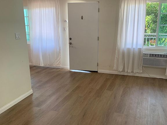 4th image of 1020 Palm Ave #10