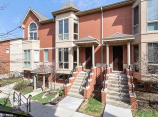 39 Northfield Ter, Wheeling, IL 60090