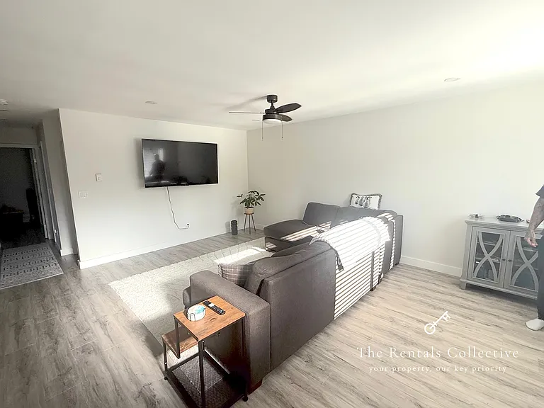 3758 Sefton St — Photo 9