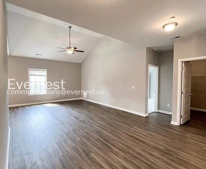 1105 Prospect Ct — Photo 9