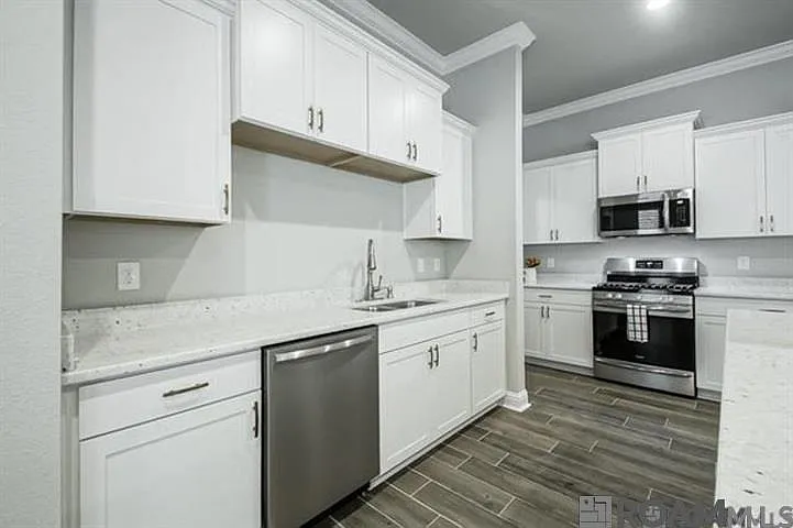 10921 Maitland Ave — Photo 6