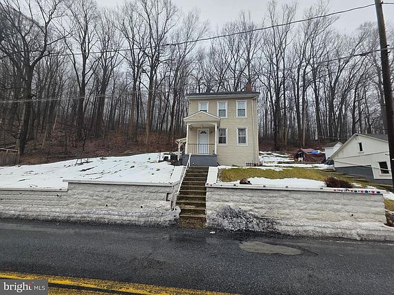 3rd image of 702 Wyomissing Rd