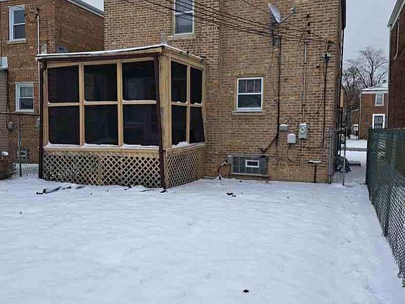 2nd image of 10048 S Rhodes Ave