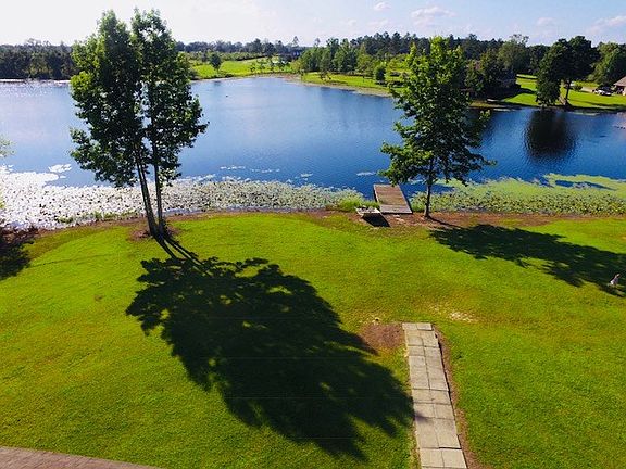 4th image of 24 Lynne Dr