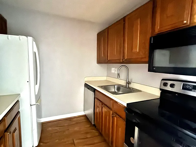 90 Kane St #B6 — Photo 6