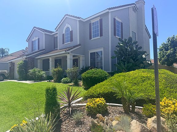 2nd image of 768 Valdosta Cir