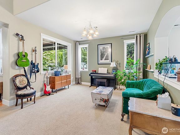 5th image of 1822 Miller Dr