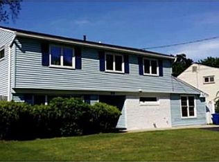 93 Southwood Dr, Old Bridge, NJ 08857