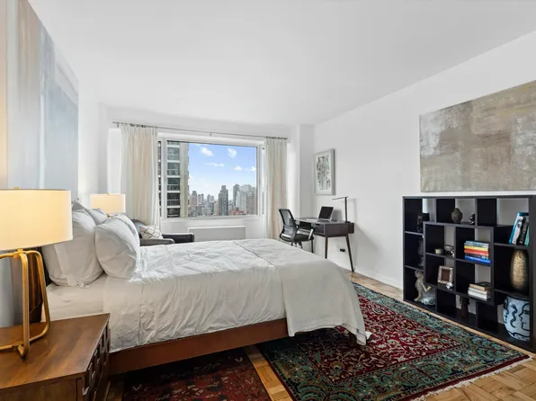 303 East 57th Street 28F image 11 of 12