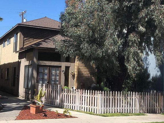 3rd image of 207 12th St