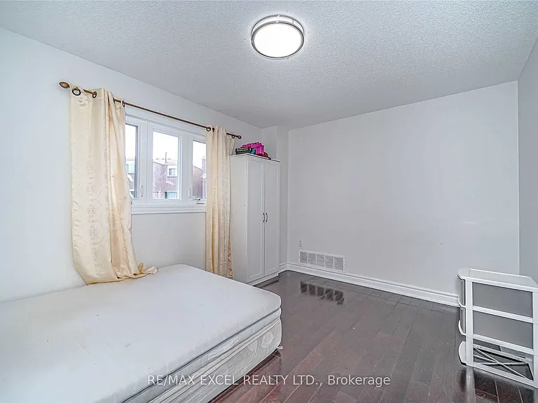 47 Whiteleaf Cres #UPPER — Photo 13