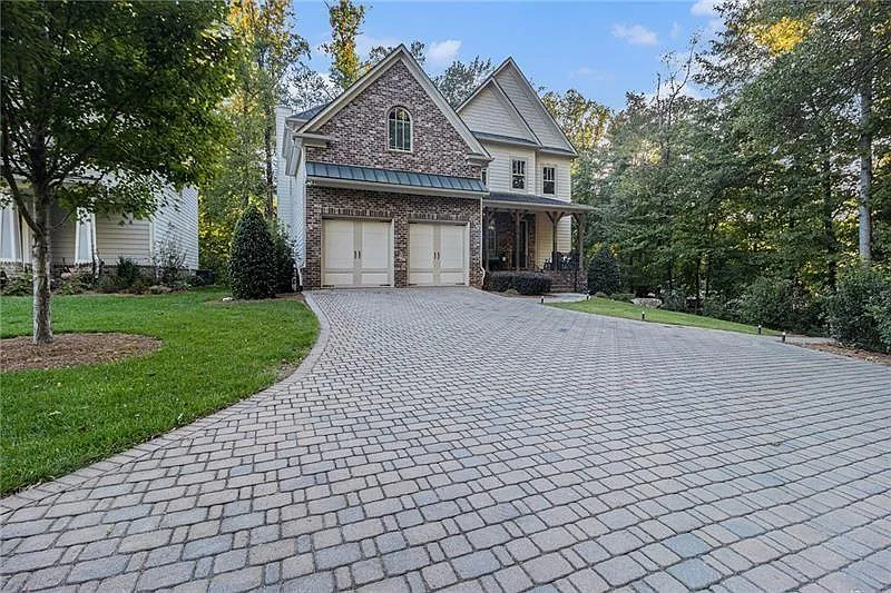 5 bed, 5.0 bath, 4434 sqft, $6,000 — Photo 3